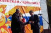 Лучшего председателя ТОСа А. П. Мамаева поздравляет глава поселка С. С. Чурин